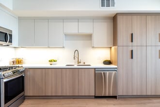 1557 S Orange Grove Ave in Los Angeles, CA - Foto de edificio - Interior Photo