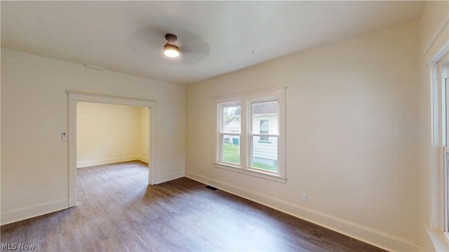 210 Perry St in Struthers, OH - Building Photo - Building Photo