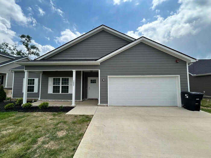 1002 Echo Rdg Rd in Columbia, TN - Building Photo