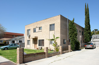 415 Western Ave in Glendale, CA - Building Photo - Building Photo