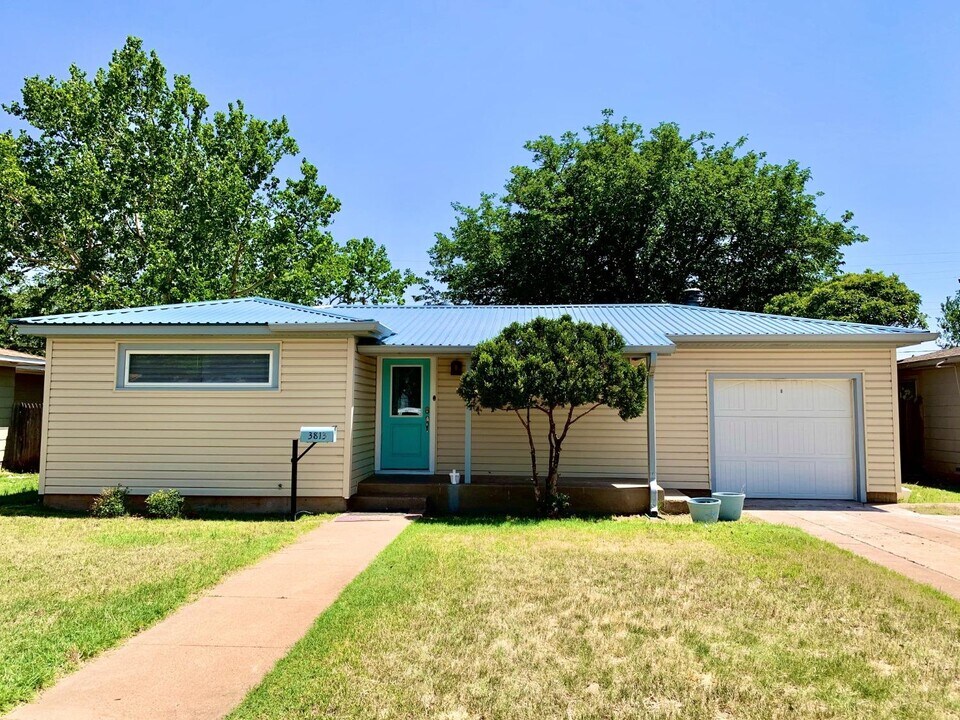 3813 30th St in Lubbock, TX - Building Photo