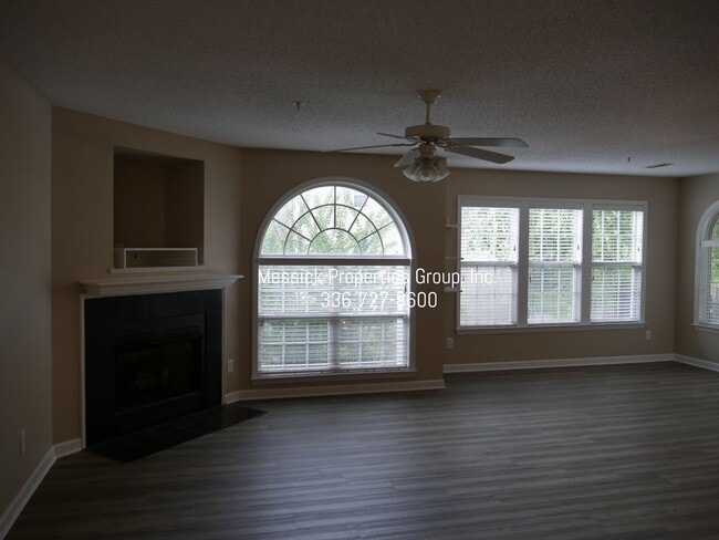 424 Ivy Glen Dr in Winston-Salem, NC - Building Photo - Building Photo