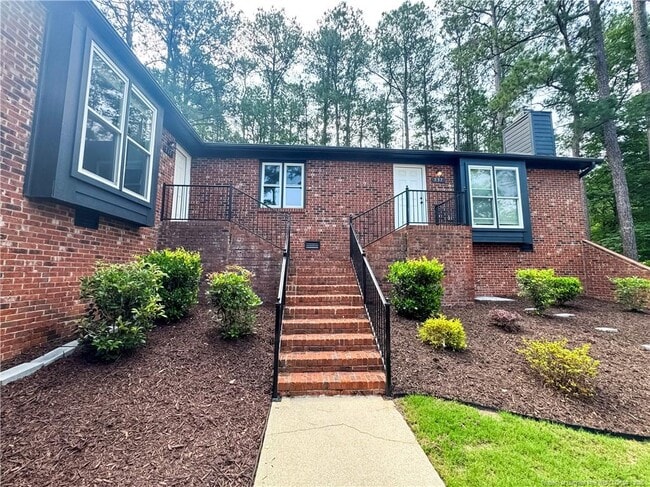 535 Coronation Dr in Fayetteville, NC - Building Photo - Building Photo
