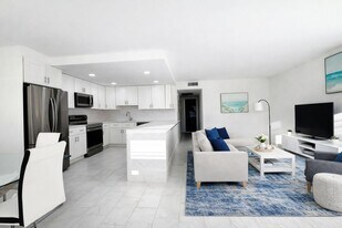 2003 Lincoln A in Boca Raton, FL - Building Photo