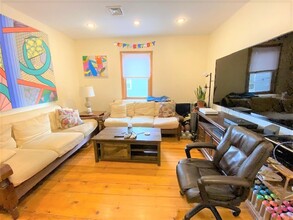 349 Columbia St, Unit 6 in Cambridge, MA - Building Photo - Building Photo