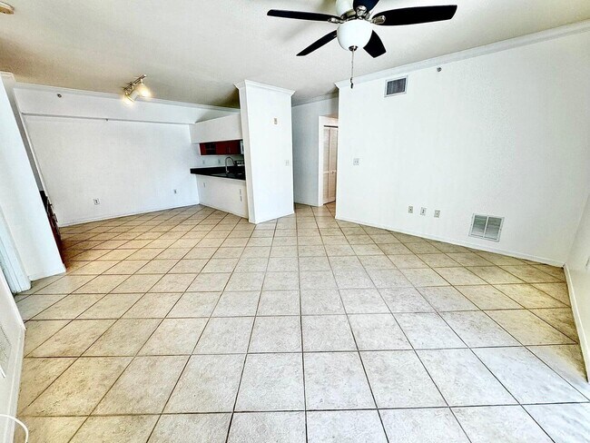 6458 Emerald Dunes Dr in West Palm Beach, FL - Building Photo - Building Photo