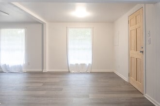 1118 Louise Dr in Tallahassee, FL - Building Photo - Building Photo