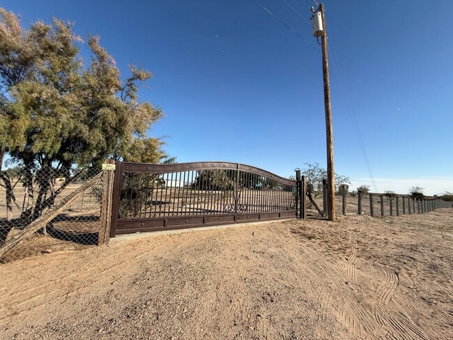 7529 E County 13 1/2 St in Yuma, AZ - Building Photo - Building Photo