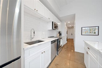 505 E Travis St in San Antonio, TX - Building Photo - Building Photo