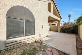 7701 S Bonarden Ln in Tempe, AZ - Foto de edificio - Building Photo