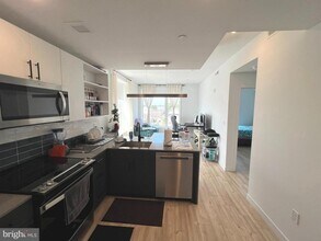 2630 W Girard Ave in Philadelphia, PA - Building Photo - Building Photo