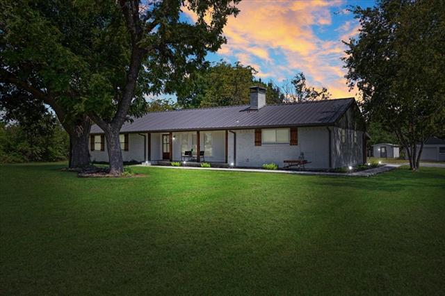 5118 Old Hwy 6 in Van Alstyne, TX - Building Photo - Building Photo