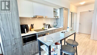 55 Cooper St in Toronto, ON - Building Photo - Building Photo