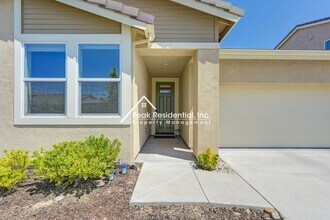 140 Tortosa Ct in Lincoln, CA - Building Photo - Building Photo