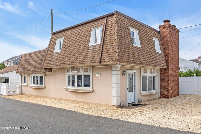 property at 102 W Colony Rd