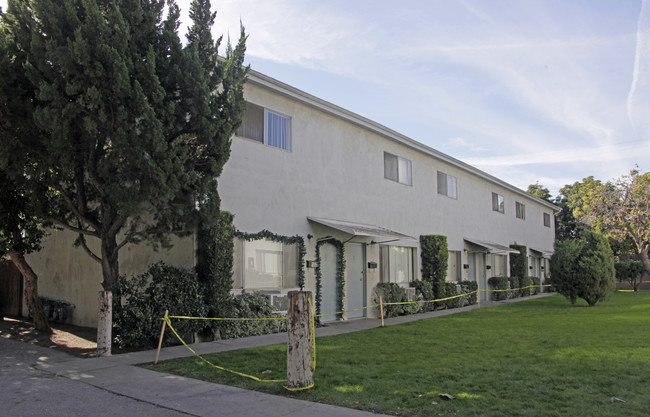 1303 W I St in Ontario, CA - Building Photo - Building Photo