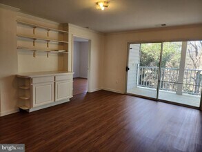 18701 Sparkling Water Dr-Unit -13-K in Germantown, MD - Building Photo - Building Photo