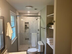 818 Montpelier Dr in Greensboro, NC - Building Photo - Building Photo