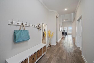 11103 Bluewater Lagoon Cir in Cypress, TX - Building Photo - Building Photo