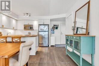 15-215 Stafford St in Toronto, ON - Building Photo - Building Photo