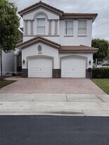 8465 NW 108th Path in Doral, FL - Building Photo