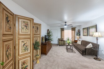 Carefree Senior Living at the Willows (55+) in Las Vegas, NV - Building Photo - Interior Photo