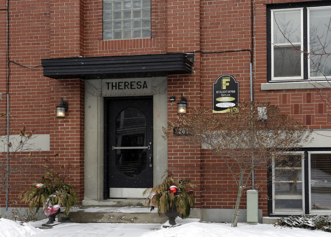 Theresa Apartments in Ottawa, ON - Building Photo - Building Photo