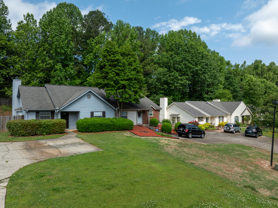 5012-5018 Village Green Way in Alpharetta, GA - Building Photo