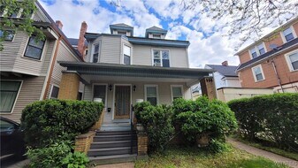 558 Breckenridge St in Buffalo, NY - Building Photo