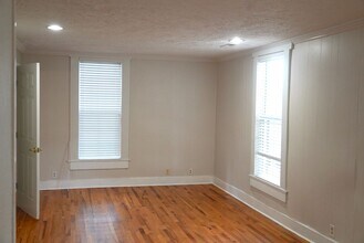 408 E Elm St in Ozark, MO - Building Photo - Building Photo