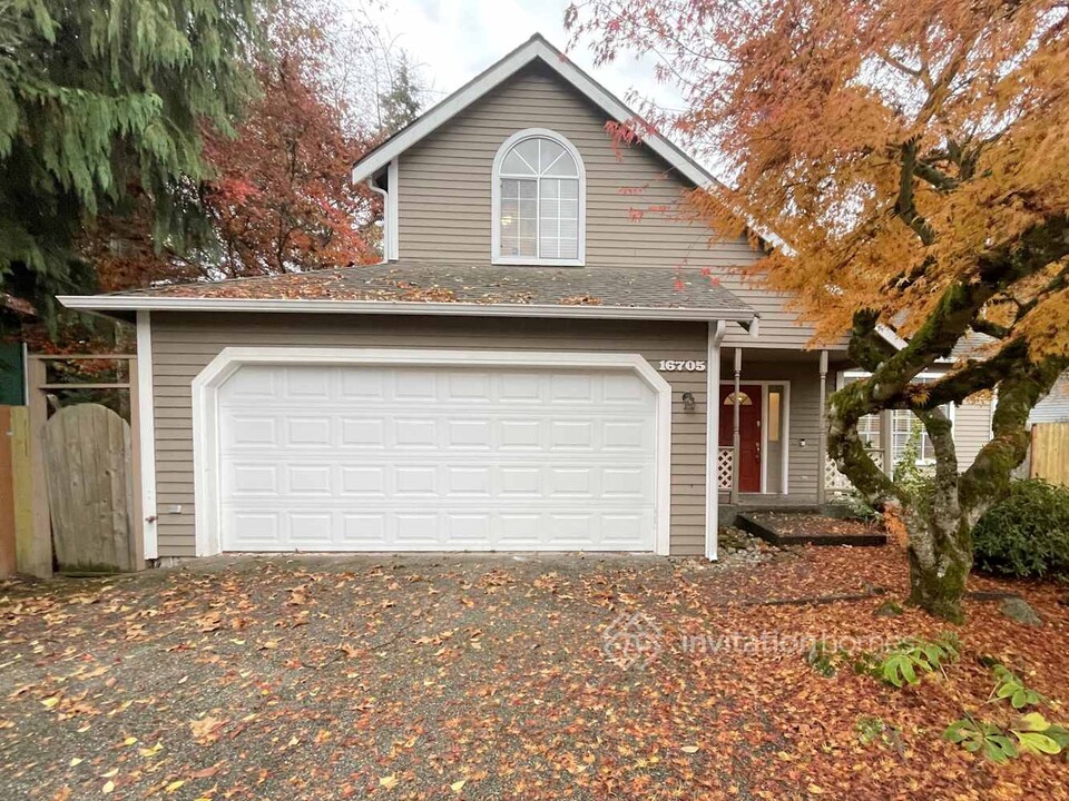 16705 SE 251st Pl in Covington, WA - Foto de edificio