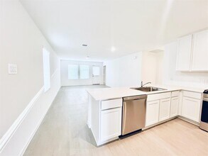 3116 Twisted Myrtle Dr in Conroe, TX - Building Photo - Building Photo