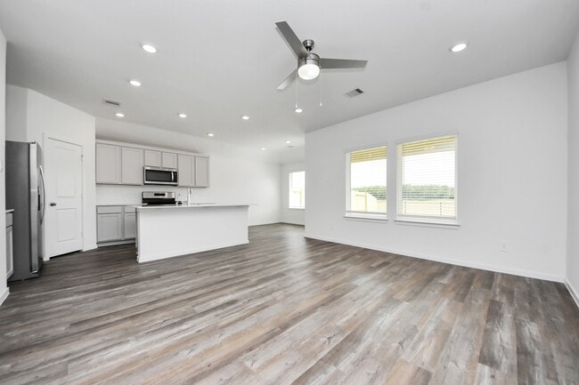 18683 Bernoulli Dr in New Caney, TX - Building Photo - Building Photo