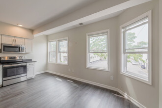 125 Atwells - Federal Hill in Providence, RI - Building Photo - Interior Photo