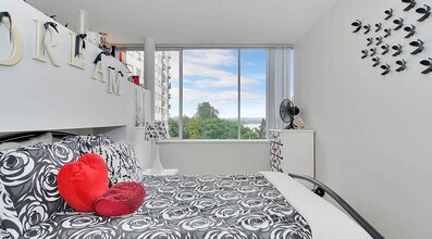 English Bay Tower in Vancouver, BC - Building Photo - Building Photo