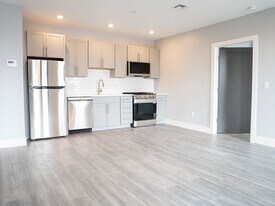 367 Western Ave, Unit 2B in Boston, MA - Building Photo