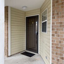 2936 Mulberry Ln in Greenville, NC - Building Photo