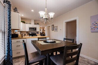 200 Hunter St in Cary, NC - Building Photo - Building Photo