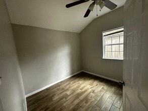 304 Truman St,, Unit B in Houston, TX - Foto de edificio - Building Photo