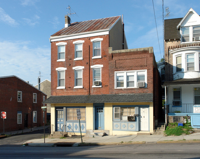 Bldg A in Norristown, PA - Foto de edificio - Building Photo