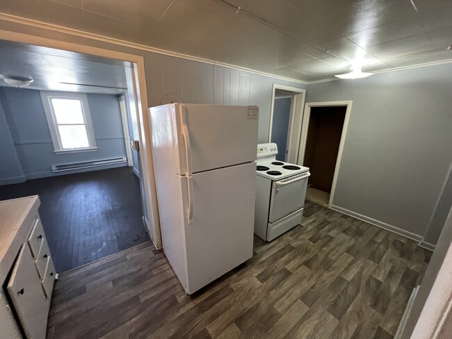 20 Alder St, Unit Apt B in Waterbury, CT - Building Photo - Building Photo