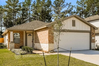 5708 Daphne Dr in Montgomery, TX - Foto de edificio - Building Photo