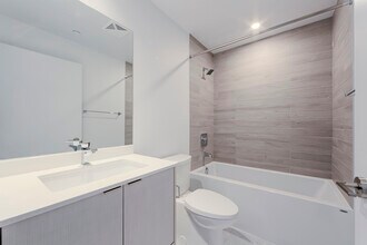 19 Churchill Ave in Toronto, ON - Building Photo - Building Photo