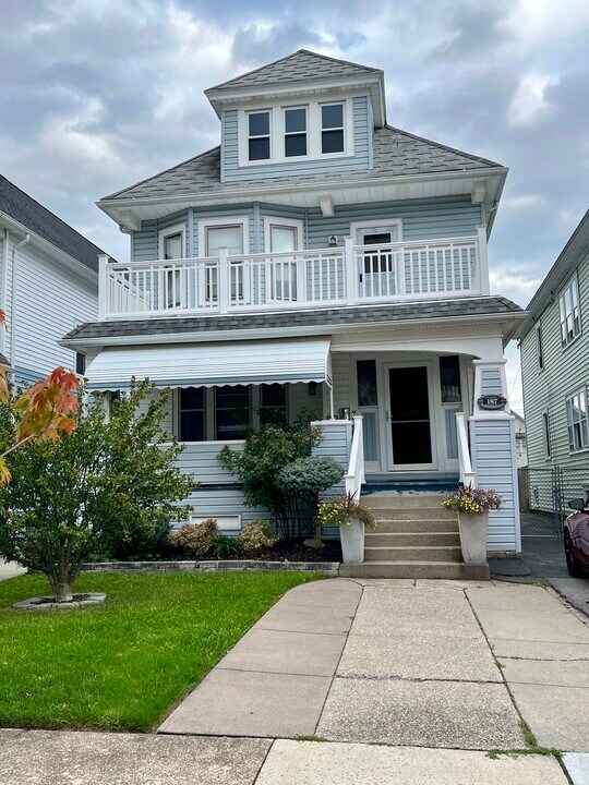 187 N Park Ave, Unit Upper in Buffalo, NY - Building Photo