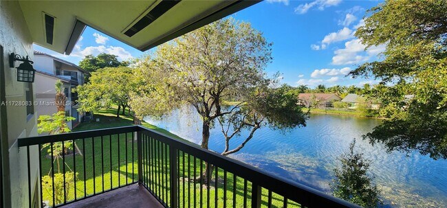704 Belmont Ln, Unit #704 in North Lauderdale, FL - Foto de edificio - Building Photo
