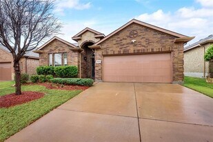 15825 Carlton Oaks Dr in Fort Worth, TX - Building Photo