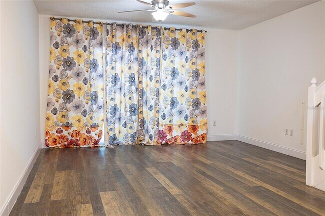 8545 Hunters Key Cir in Tampa, FL - Building Photo - Building Photo