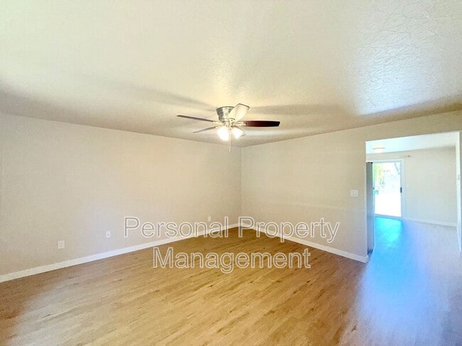 7621 NE 158th Ave in Vancouver, WA - Foto de edificio - Building Photo