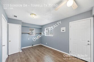 113 Gordon Dr in Terrell, TX - Building Photo - Building Photo