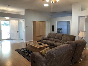 119 Costa Mesa Dr in Lady Lake, FL - Building Photo - Building Photo